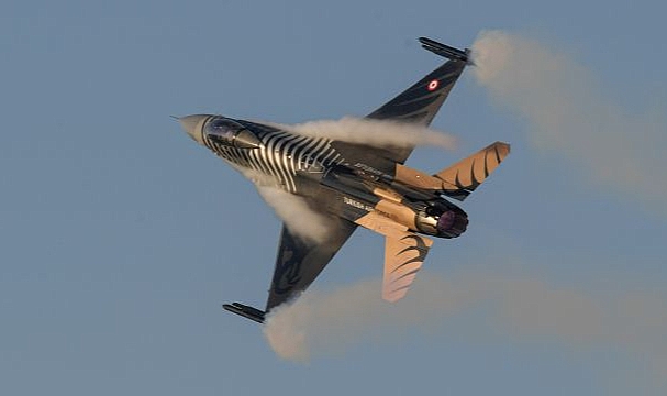 Kurtuluşun 100. yılında hava gösterileri nefes kesti