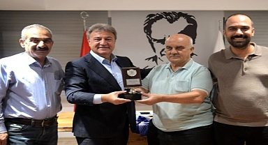 Amatörlerden Başkan İduğ’a plaketli teşekkür