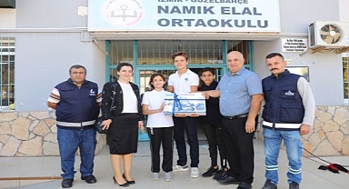Güzelbahçe'de atık pil toplayan okullara ödül