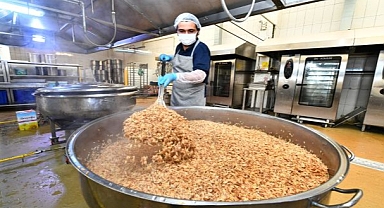 Üniversite öğrencilerine yemek desteği başladı