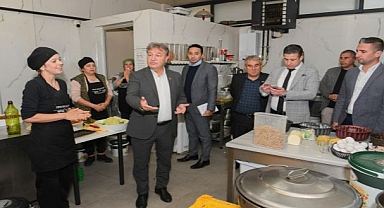 Başkan İduğ, esnafı dinledi