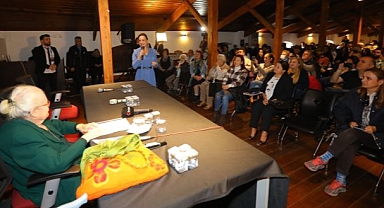 Hocaların hocası Efes Selçuk'ta felsefeyi anlattı