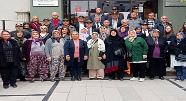 Menderes Belediyesi’nden gazilere Bergama gezisi