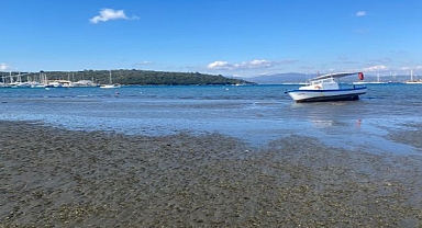 Sığacık’ta deniz çekilmesi