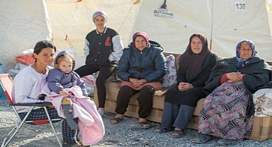 Depremzede kadınlar 8 Mart’ı buruk karşıladı