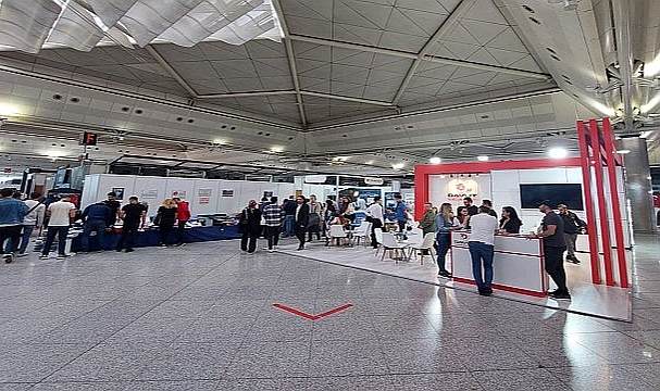 DEÜ Standına Yoğun İlgi