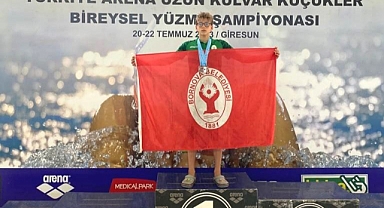 Genç Arda yüzmede Türkiye ikincisi oldu