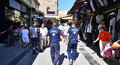 İzmir’de çığırtkan ve hanutçu operasyonu
