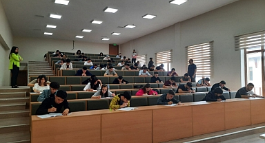 Azerbaycanlı gençlerden Ege Üniversitesinin model programına yoğun ilgi