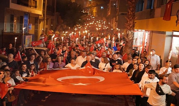 Seferihisar fener alayıyla aydınlandı
