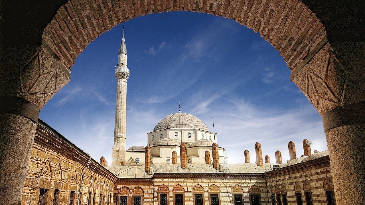 İzmir “2024’te Seyahat Edilmesi Gereken 10 Şehir” listesine girdi