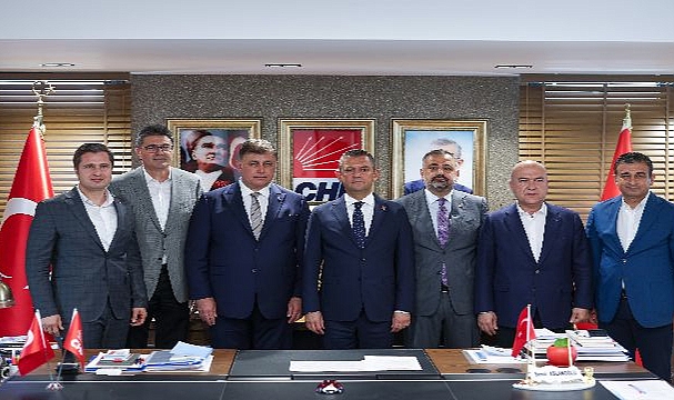 CHP Genel Başkanı Özgür Özel İzmir’e geldi