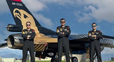 103. Kurtuluş Yıldönümünde Nefes Kesen Gösteri