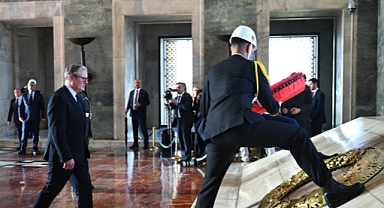 İngiltere Başbakanı Keir Starmer'dan Anıtkabir'e Anlamlı Ziyaret