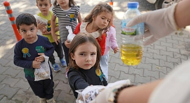 Minikler Atık Yağlarını Getirdi, Can Dostlarını Besledi