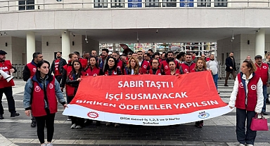 İzmir Büyükşehir Belediyesi İşçileri Sosyal Hakları İçin Oturma Eyleminde
