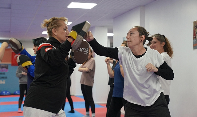 Seferihisar’da Kadına Şiddetle Mücadele İçin Farkındalık Otobüsü Yollarda