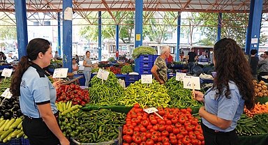 Seferihisar Zabıtası'ndan Pazaryerinde Sıkı Denetim
