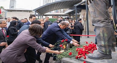 İzmir’in şehitleri Fethi Sekin ve Musa Can unutulmadı