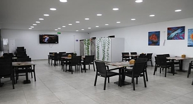 Ürkmez Sosyal Tesisi: Yazın Sahil Keyfi, Kışın Konforlu Ortam