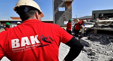 Afetlerde mahsur kalan hayvanlar unutulmayacak