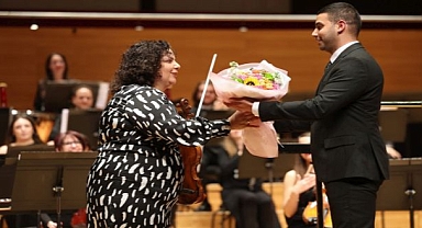 İzmir Oda Orkestrası, dünyaca ünlü keman sanatçısı Küden ile aynı sahnede