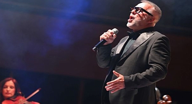 Luca Minnelli İzmir’de büyüledi