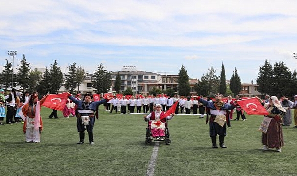 19 Mayıs Atatürk'ü anma ve Gençlik Spor Bayramı çoşkuyla kutlandı
