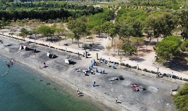 İzmir’de ortak yaşam alanlarında örnek dayanışma