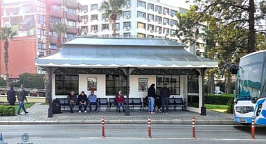 İzmir’in kimliğini yansıtan simgesel durak